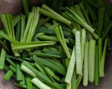簡単★昼食「ニラのかきたまお味噌汁」作り方1写真