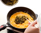 らくらく簡単♪高菜オムレツ作り方2写真