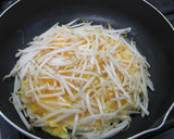 ～もやしと卵でお好み焼き風な卵焼き～作り方3写真