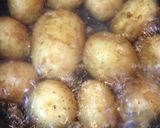 新ジャガのニンニク・アンチョビ炒め作り方1写真