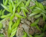 えっ!?牛乳と醤油だけで炒めもの!!作り方4写真