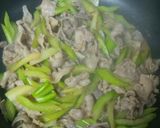 えっ!?牛乳と醤油だけで炒めもの!!作り方5写真