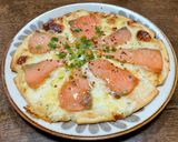 冷凍ピザとスモークサーモンでウマし作り方4写真