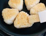 子供の＼マヨ焼きおにぎり／今日のおむすび作り方10写真