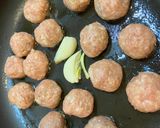 ミートボールの煮込み♪半熟玉子添え♪作り方2写真