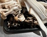 秋！きのこ！海苔の佃煮ガリバタ炒め作り方1写真