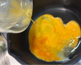ふわっふわ!玉子と魚肉ソーセージ炒め作り方3写真