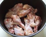 骨付きチキンの洋風☆ほろ旨チーズ煮込み♫作り方1写真
