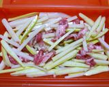*ルクエde大根皮と豚肉の塩麹蒸し*作り方2写真