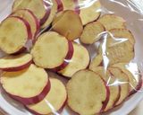🍠さつま芋とズボラ鶏団子🐥のピリ辛炒め作り方1写真