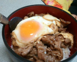 お昼ご飯に★半熟卵の甘辛しょうが焼き丼作り方4写真
