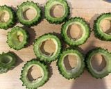 苦みが癖になる！ゴーヤの肉詰め作り方1写真