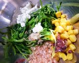 豆苗とコーンの梅わさびチーズ和え作り方2写真