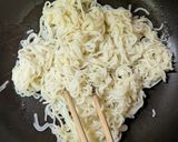 残った冷や麦を蒸し焼きそばに作り方2写真
