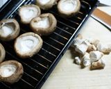 ☆塩麹で☆しいたけのまるごとピリ辛焼き作り方1写真
