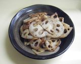 簡単！れんこんのバターしょうゆ炒め作り方4写真