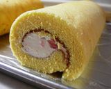 濃厚クリーム♪苺ろーる作り方15写真