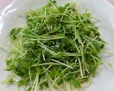 豆苗とベーコンの入ったうどん♬作り方3写真