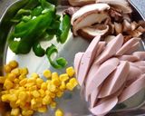 おさかなソーセージの塩麹ごま風味炒め作り方1写真