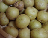 鶏と新じゃがの照り煮柚子風味作り方1写真