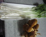 うるいと、なめこの味噌マヨネーズ和え作り方1写真