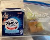 冷凍メロンとヨーグルトのシェイク♪作り方1写真