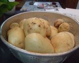 素朴な味！コンビーフのサクサクころっけ♥作り方1写真
