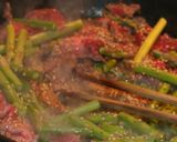 牛肉とアスパラのピリ辛味噌炒め作り方3写真
