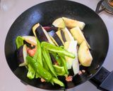 茄子とピーマンとそぼろのピリ辛味噌炒め作り方4写真