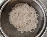 お弁当にも♪簡単 白滝と 鶏ひき肉の 鶏そぼろ✿作り方1写真