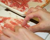 簡単おいしい✩明太子のお肉まきまき作り方3写真