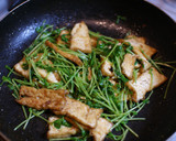 厚揚げと豆苗の胡麻ドレッシング炒め作り方4写真