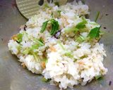 鮭フレ×梅×枝豆のわさび風味のおにぎり作り方4写真