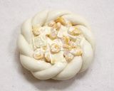 総菜パンの成型＊ツイストリング作り方6写真