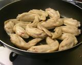 貴妃鶏翅～俺様流☆手羽先とにんにく爆弾煮作り方4写真