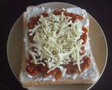 ミート×ホワイトソースのピザトースト♪作り方1写真