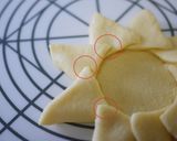 惣菜パン・可愛いひまわりハンバーグパン作り方8写真
