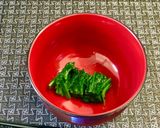 栄養満点☆油揚げ人参・ほうれん草の味噌汁作り方6写真