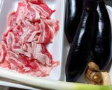 大きめの肉で満足感アップ💫麻婆ナス作り方1写真