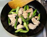 アスパラと鶏胸肉のごま油炒め作り方6写真