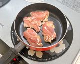大葉で挟んだ♪鶏もも肉の梅酢炒め作り方3写真