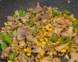 豚こま肉とスナップえんどうの春色炒飯♡作り方4写真