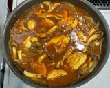霜降りひらたけと鶏もも肉のデミ風煮込み作り方9写真