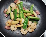 海老ベーコンピーマンのバター醬油炒め作り方5写真