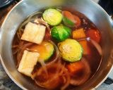 冷凍豆腐と芽キャベツ、野菜の温かい蕎麦作り方2写真