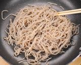 豚バラ糸こんにゃくの♪甘辛しぐれ煮😋🍚作り方2写真