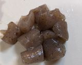 塩麹の牛すじ肉とこんにゃく味噌煮込み作り方3写真