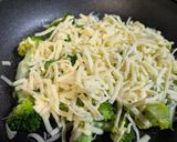 簡単！シラスとブロッコリーのチーズ焼き〜*作り方3写真
