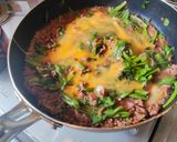 春菊とひき肉の卵とじ丼作り方6写真