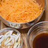 ご飯おかわり〜♪人参と竹輪のしりしり【作り置き】作り方1写真